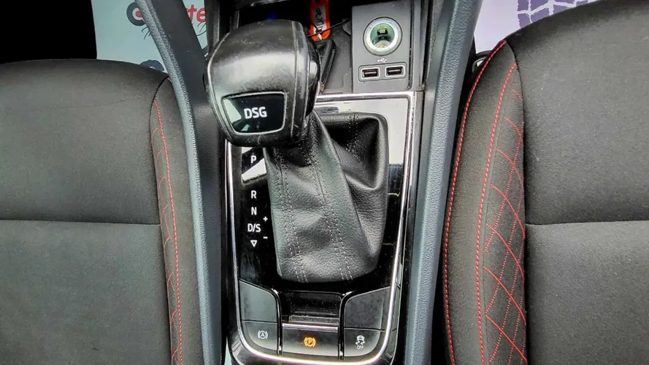 SKODA Karoq -