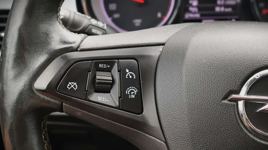 OPEL Astra -