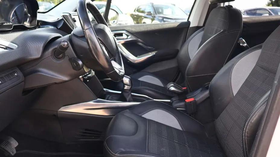 PEUGEOT 2008 -