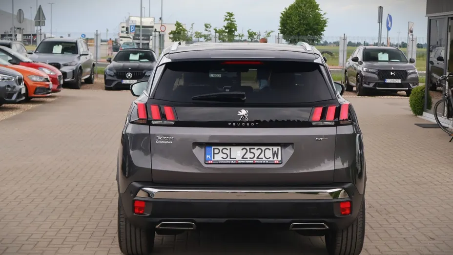 PEUGEOT 3008 -