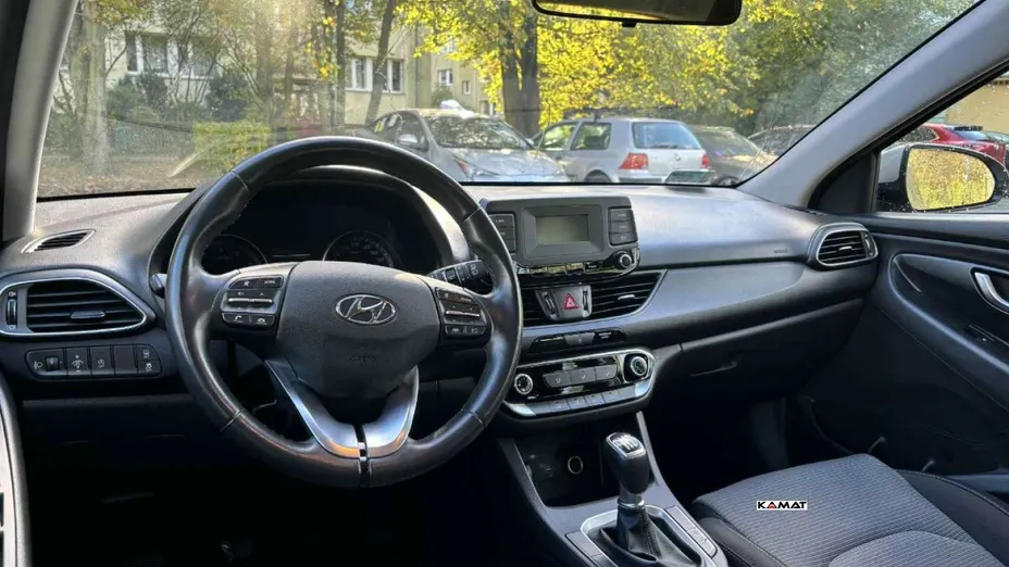 HYUNDAI i30 -