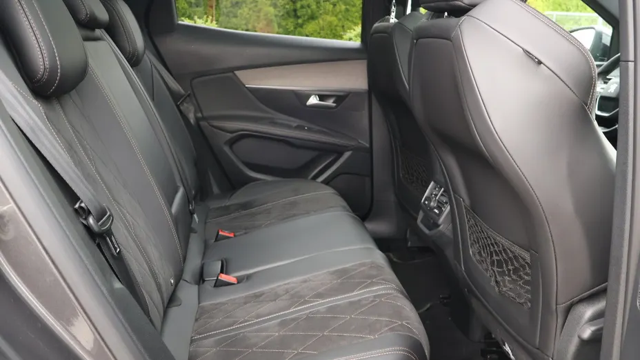 PEUGEOT 3008 -