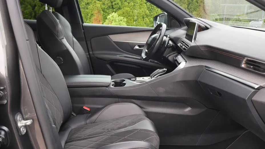 PEUGEOT 3008 -
