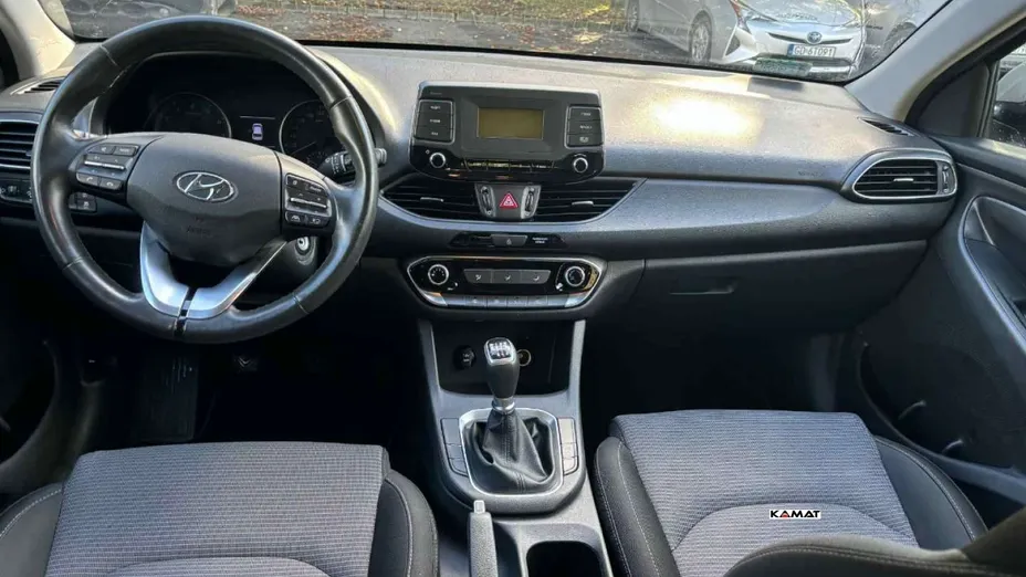 HYUNDAI i30 -