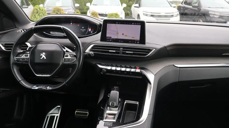 PEUGEOT 3008 -