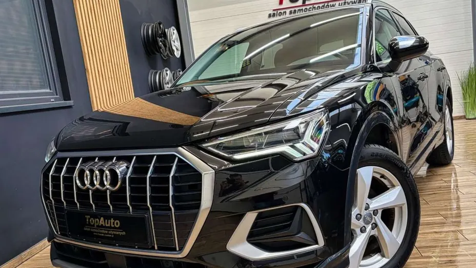 AUDI Q3 -