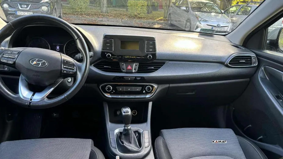 HYUNDAI i30 -