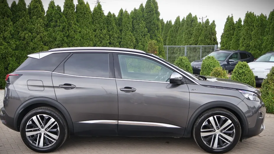 PEUGEOT 3008 -