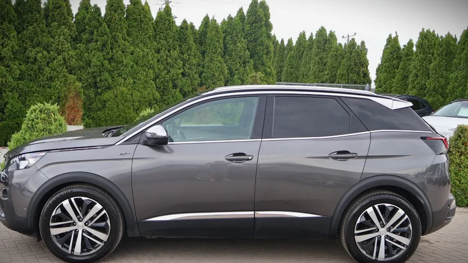 PEUGEOT 3008 -