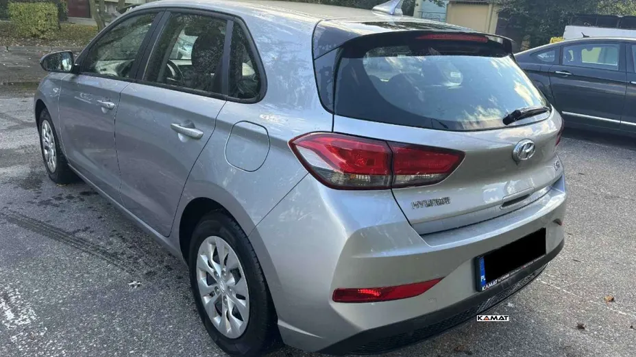 HYUNDAI i30 -