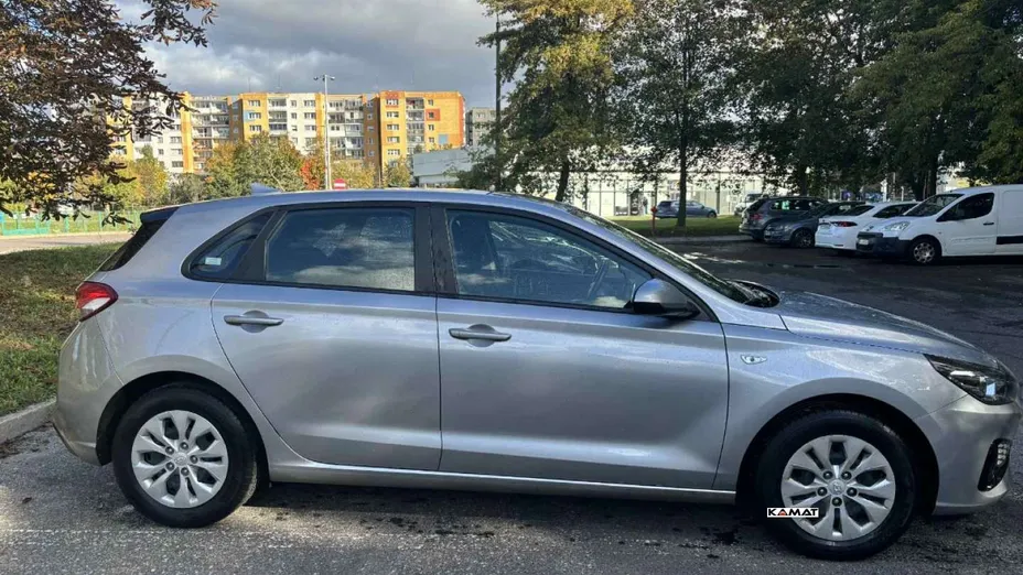 HYUNDAI i30 -