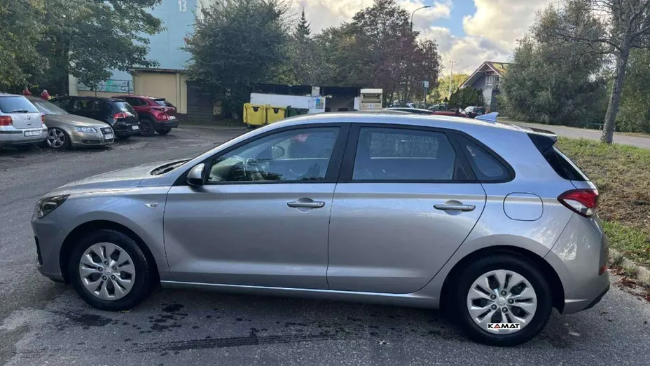 HYUNDAI i30 -