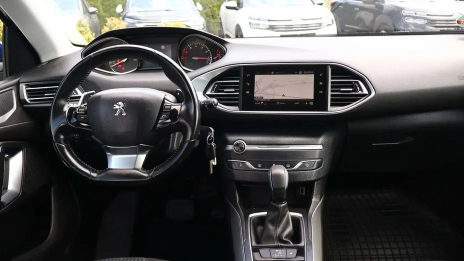 PEUGEOT 308 -