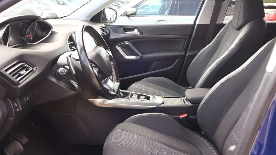 PEUGEOT 308 -