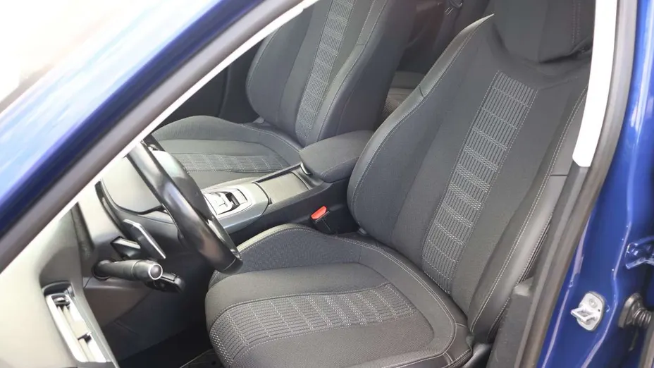 PEUGEOT 308 -