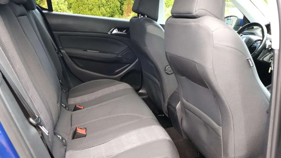 PEUGEOT 308 -