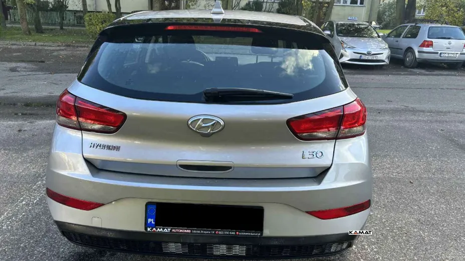 HYUNDAI i30 -