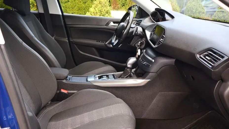 PEUGEOT 308 -