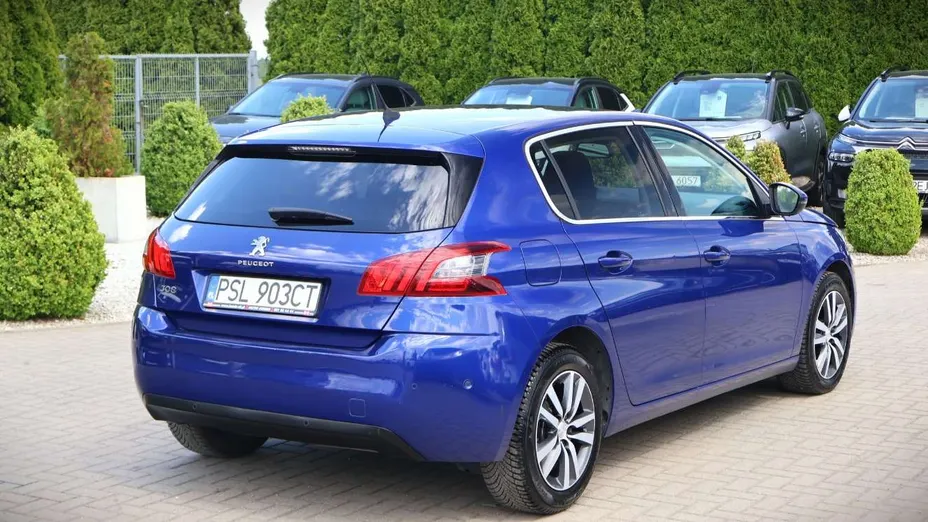 PEUGEOT 308 -