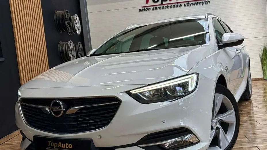 OPEL Insignia -