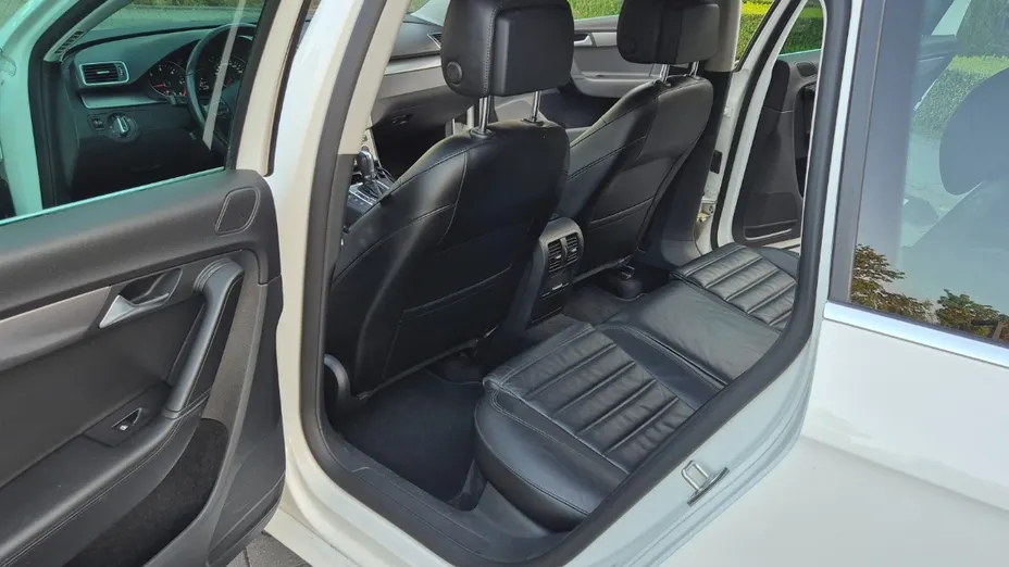 VOLKSWAGEN Passat -