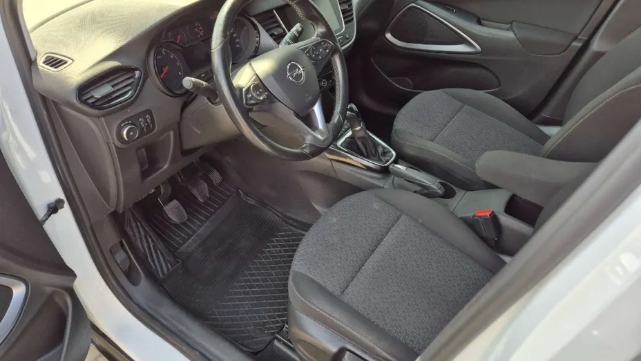 OPEL Crossland X -