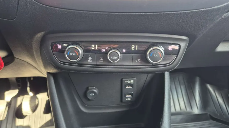 OPEL Crossland X -
