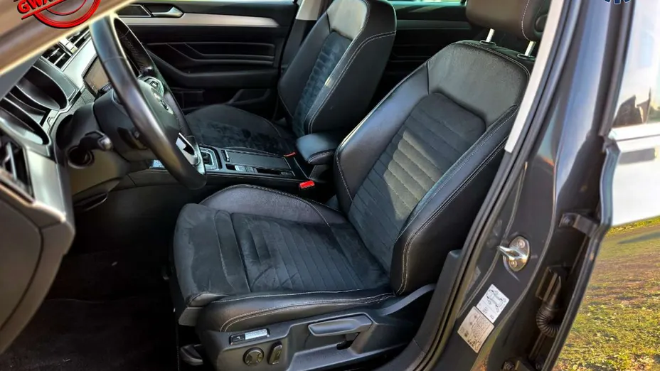VOLKSWAGEN Passat -
