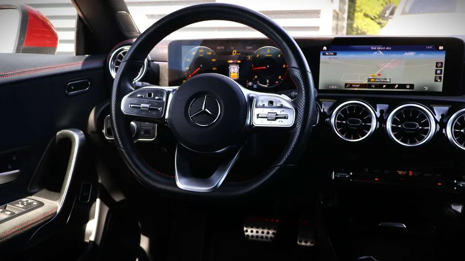 MERCEDES-BENZ CLA -