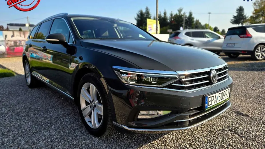 VOLKSWAGEN Passat -