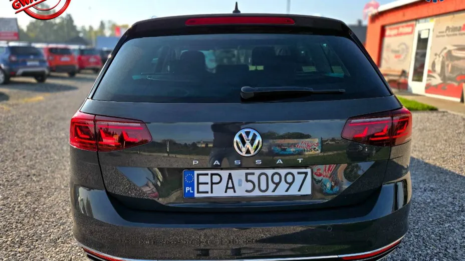 VOLKSWAGEN Passat -