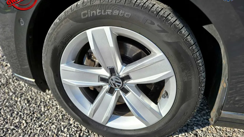 VOLKSWAGEN Passat -