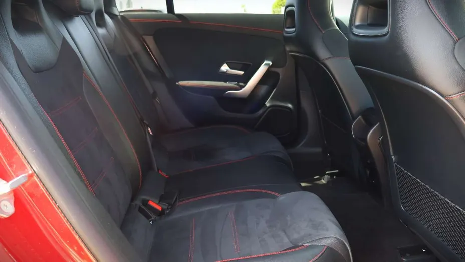 MERCEDES-BENZ CLA -