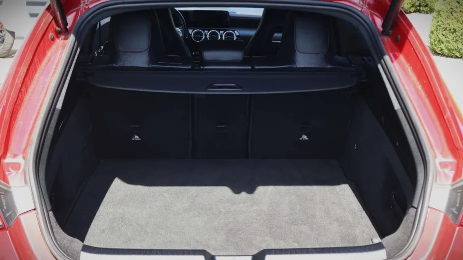 MERCEDES-BENZ CLA -