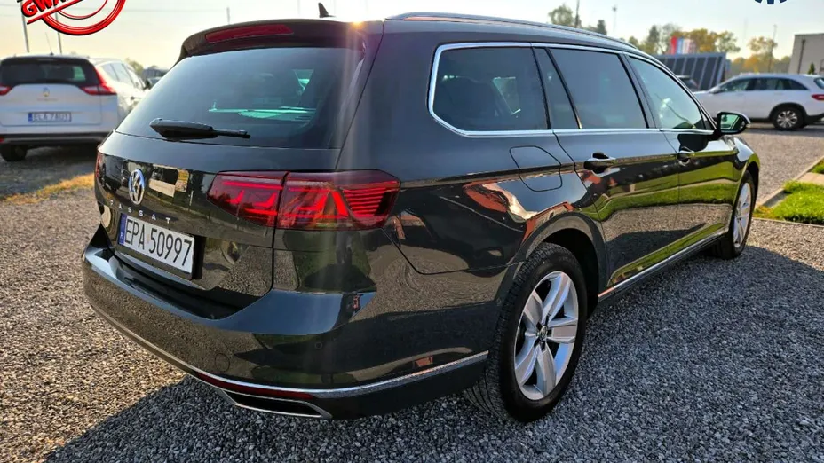 VOLKSWAGEN Passat -