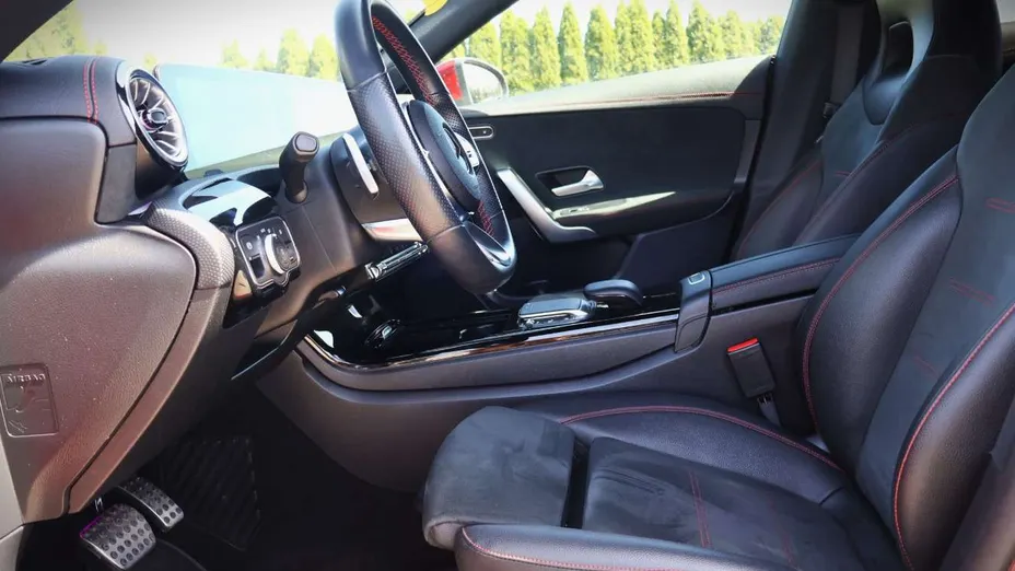 MERCEDES-BENZ CLA -