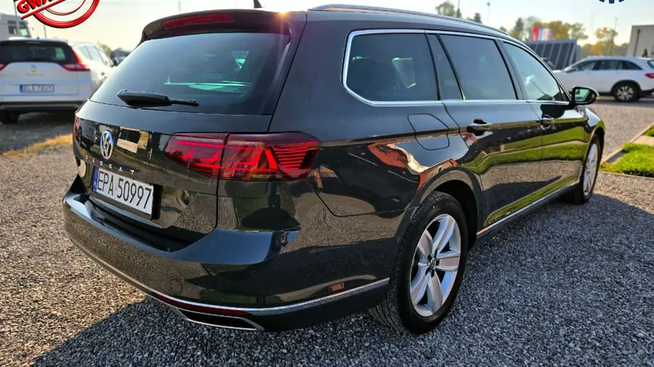 VOLKSWAGEN Passat -