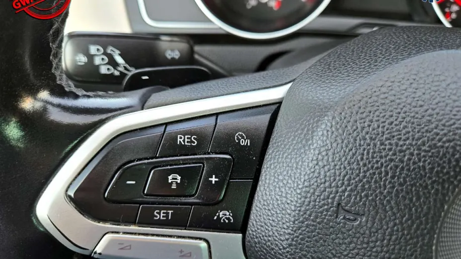 VOLKSWAGEN Passat -
