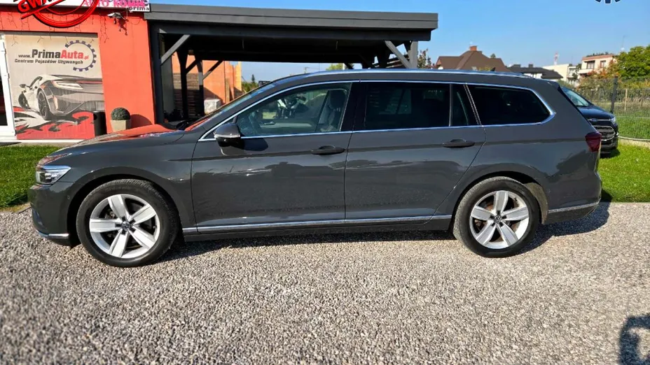 VOLKSWAGEN Passat -