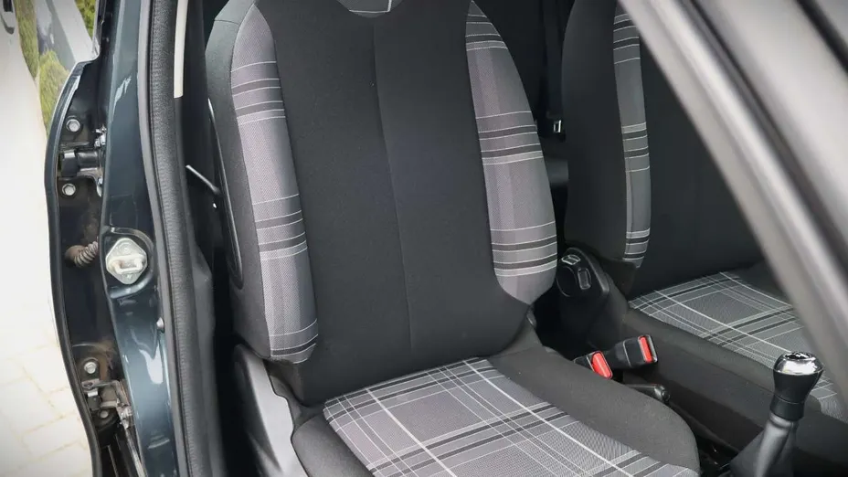PEUGEOT 108 -