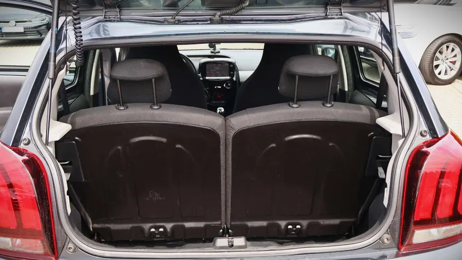 PEUGEOT 108 -