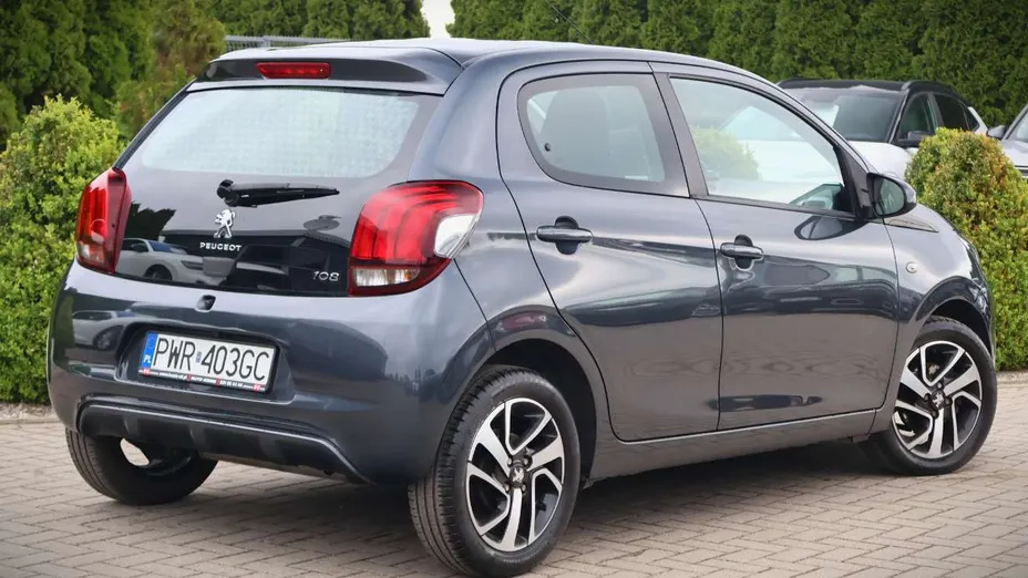PEUGEOT 108 -