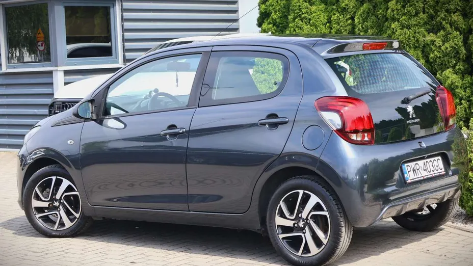 PEUGEOT 108 -
