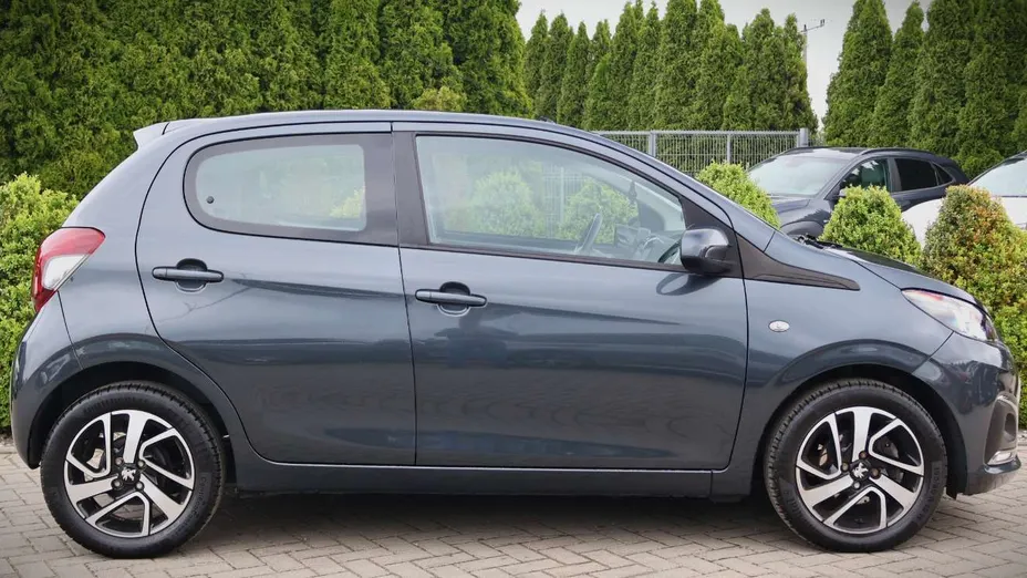 PEUGEOT 108 -