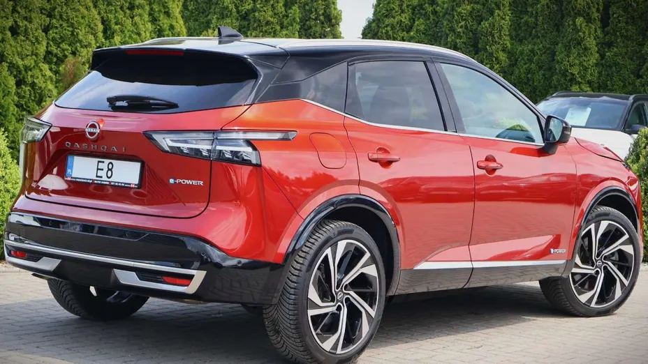 NISSAN Qashqai -