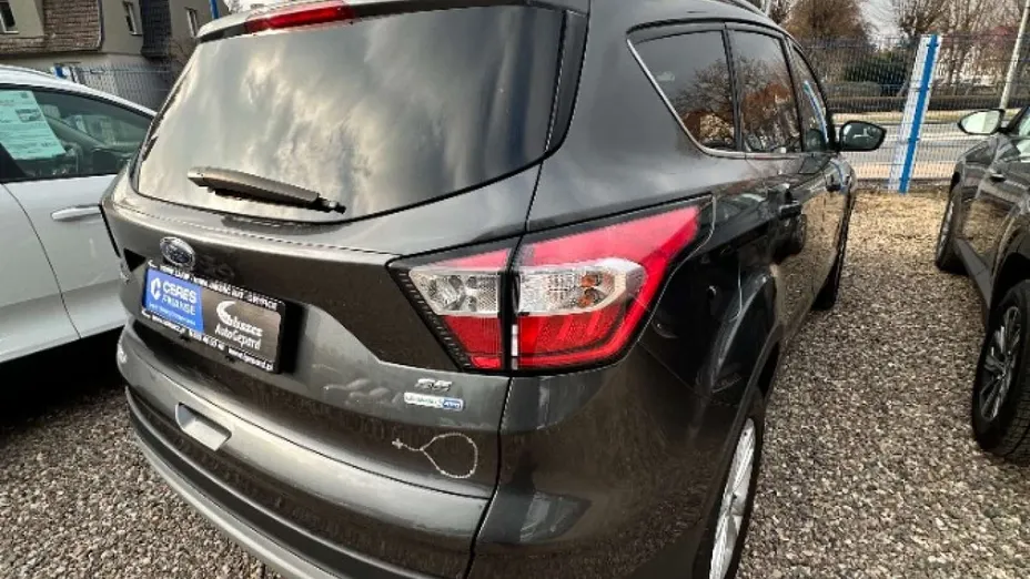 FORD Escape -