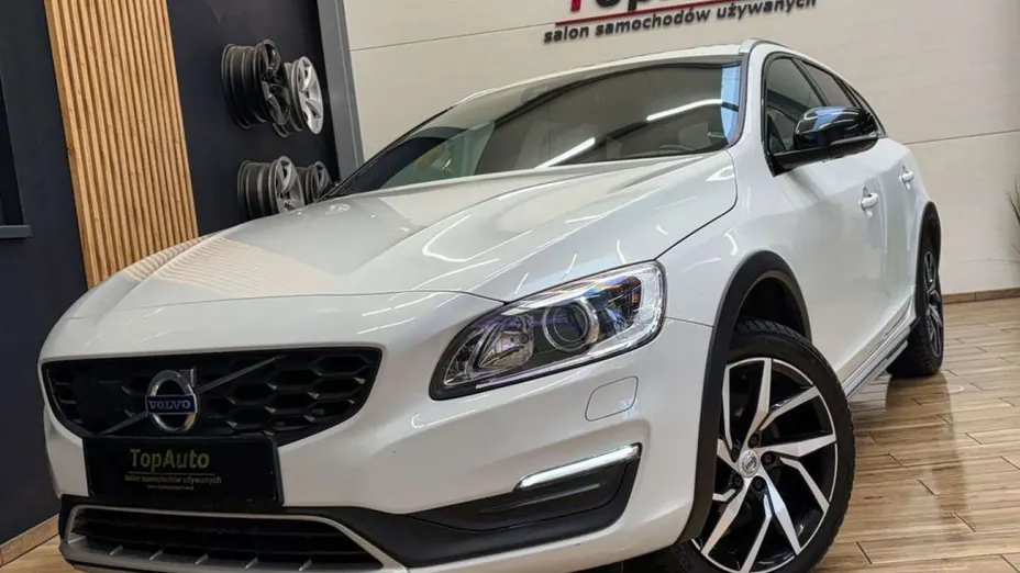 VOLVO V60 -