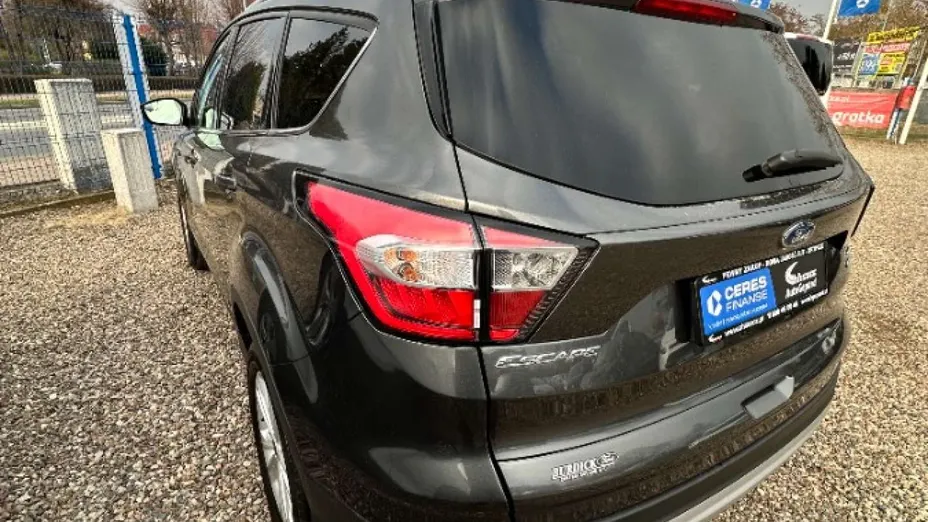 FORD Escape -