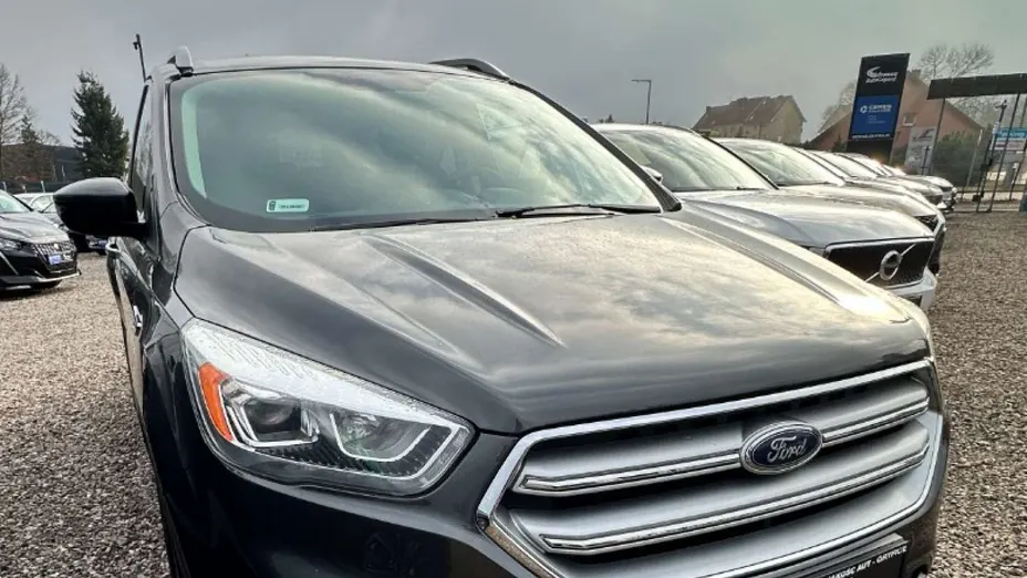FORD Escape -