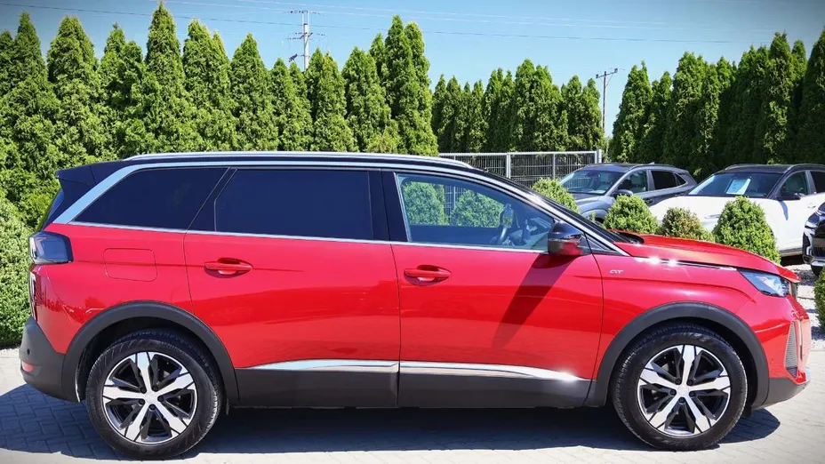 PEUGEOT 5008 -